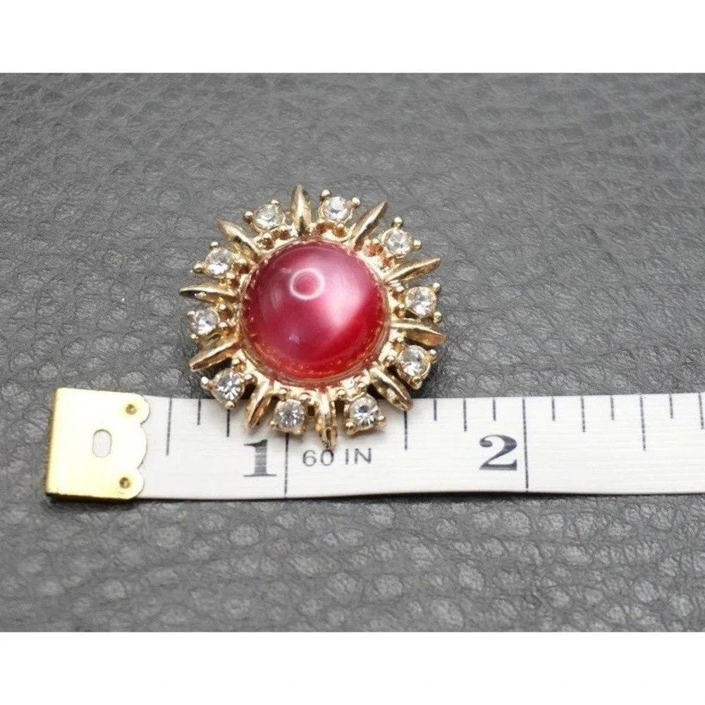 Vintage Red Moonglow Cabochon Rhinestone Starburst Gold Tone Brooch Pin